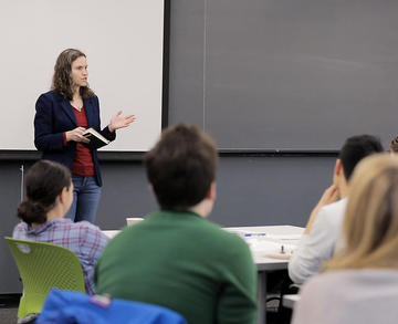 Erin Hutchinson teaching to Pedagogy Fellows